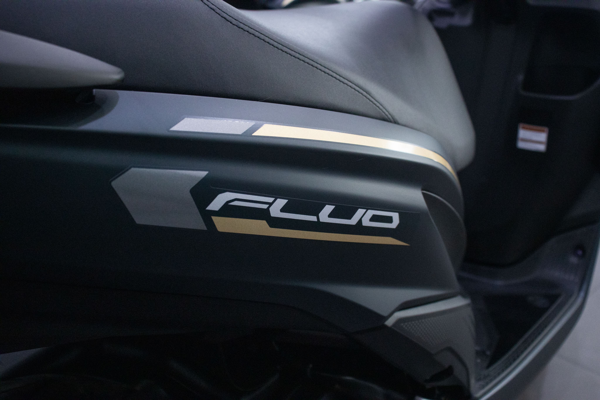 YAMAHA-FLUO-FLUO 125 CONNECTED (Híbrido)