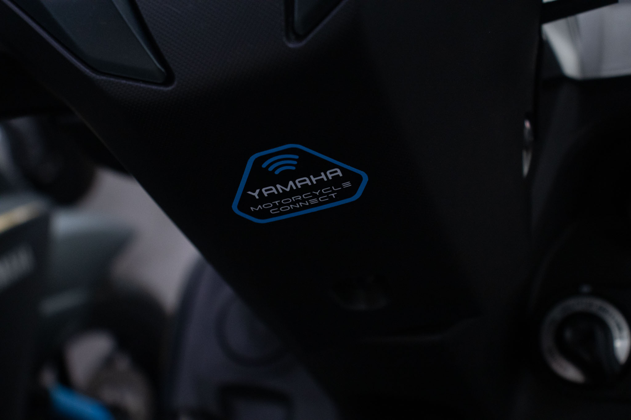 YAMAHA-FLUO-FLUO 125 CONNECTED (Híbrido)