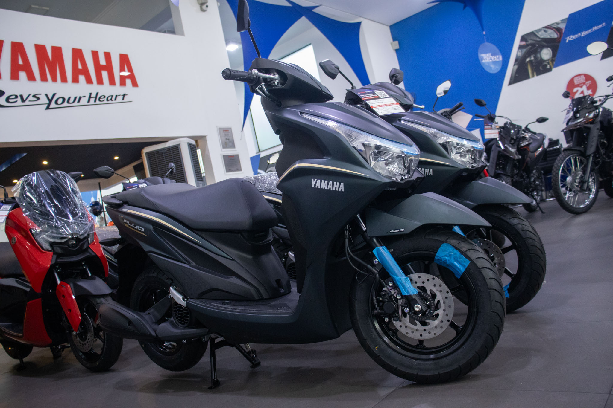 YAMAHA-FLUO-FLUO 125 CONNECTED (Híbrido)