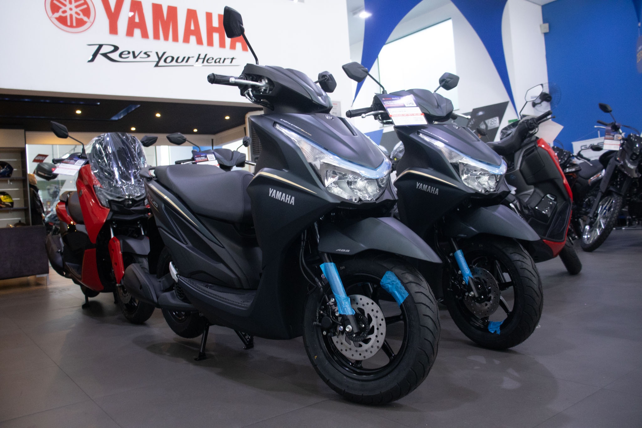 YAMAHA-FLUO-FLUO 125 CONNECTED (Híbrido)