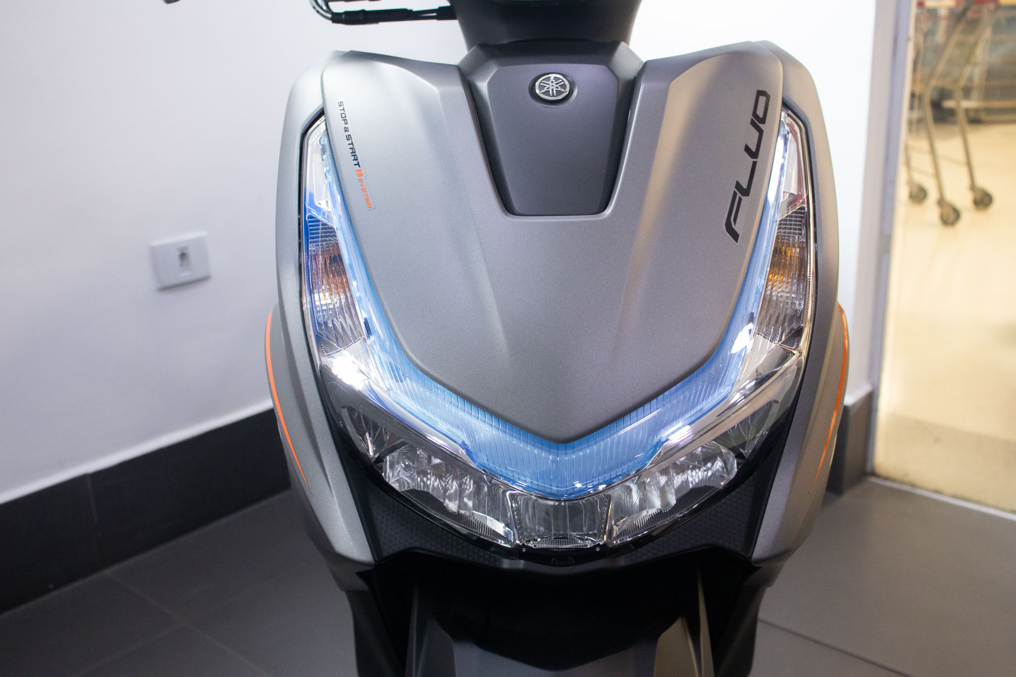 YAMAHA-FLUO-FLUO 125 CONNECTED (Híbrido)