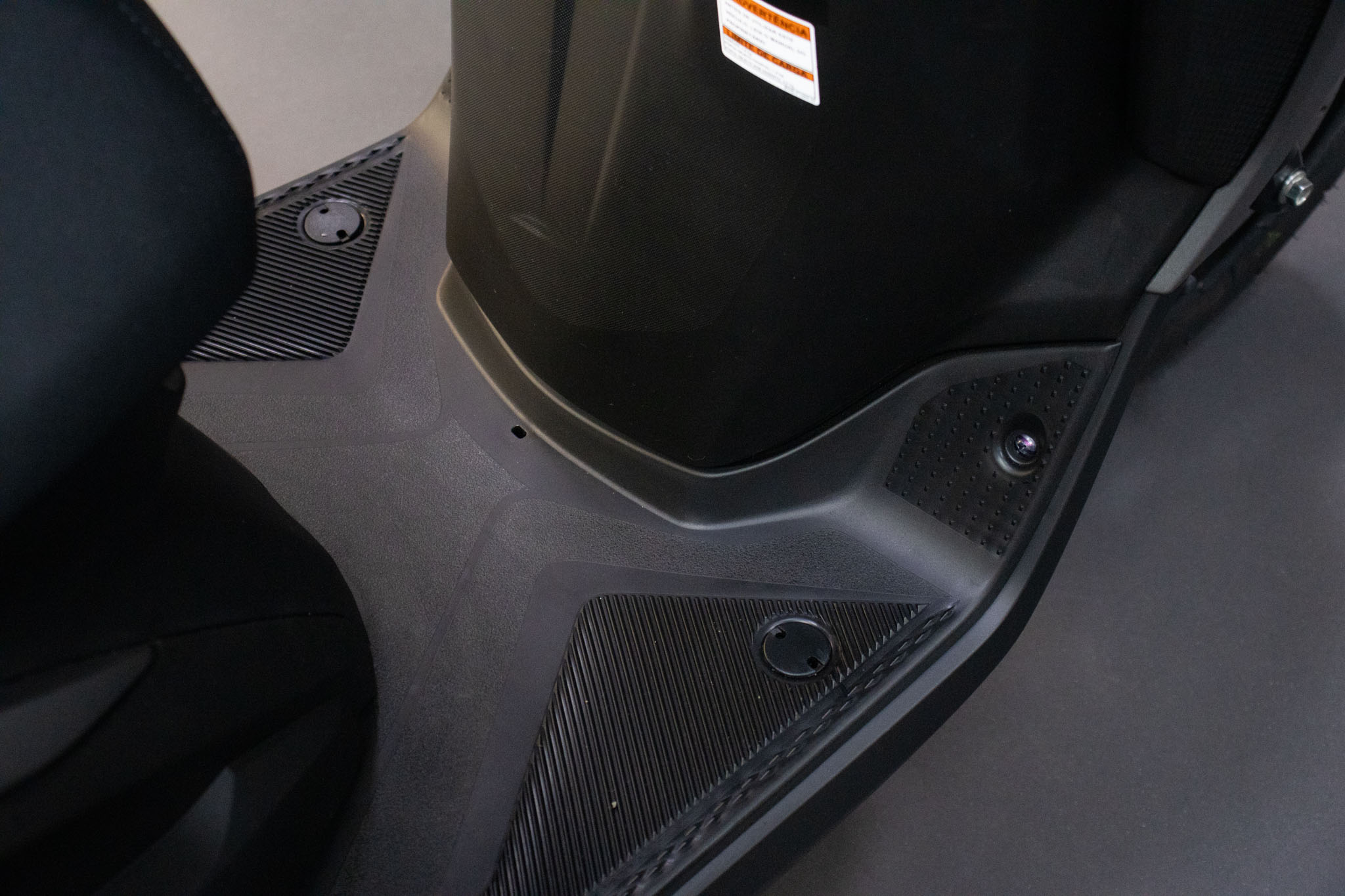 YAMAHA-FLUO-FLUO 125 CONNECTED (Híbrido)