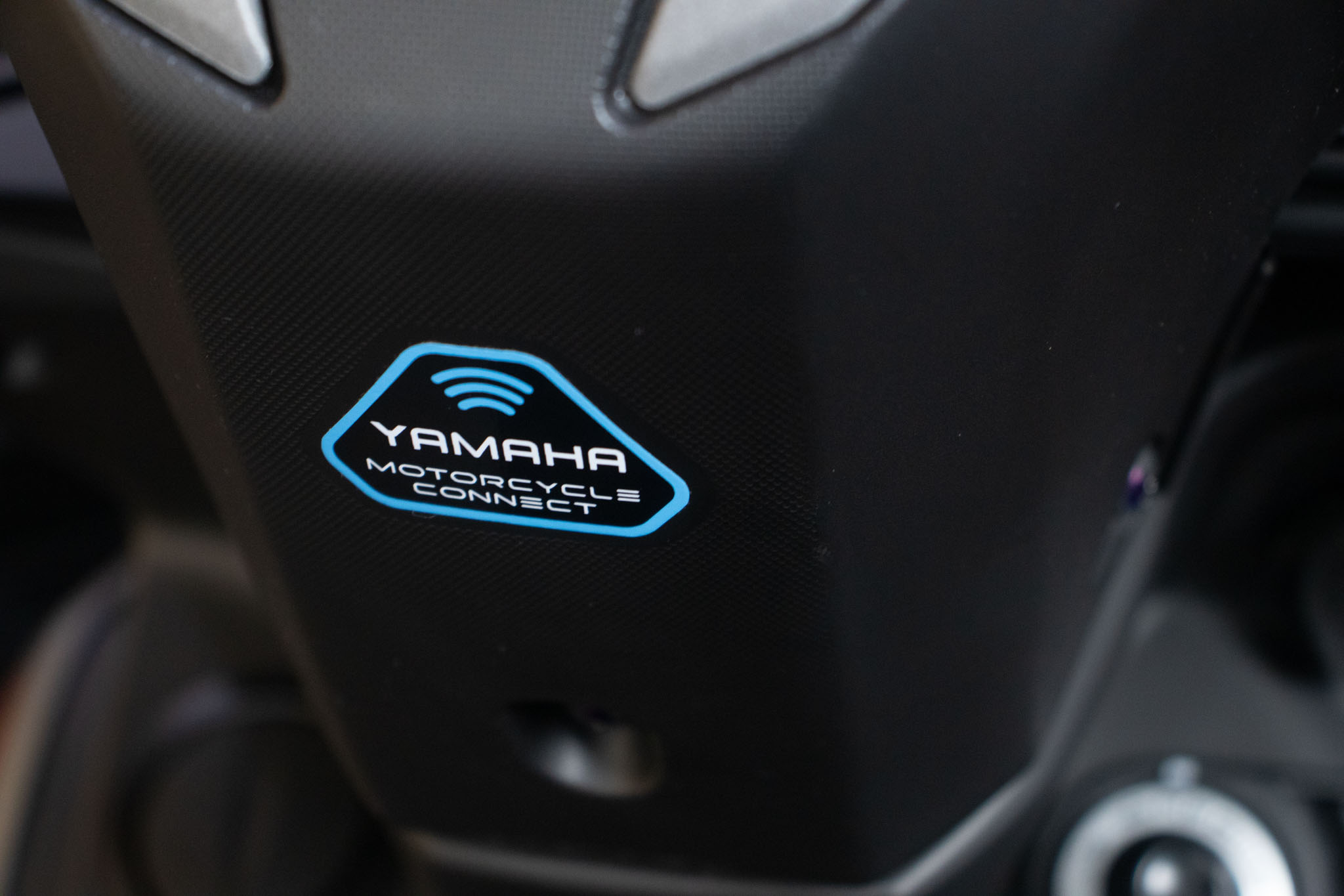 YAMAHA-FLUO-FLUO 125 CONNECTED (Híbrido)