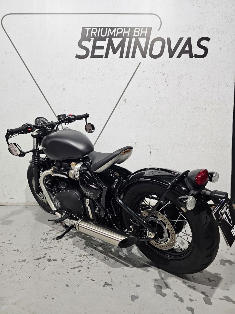 TRIUMPH-BONNEVILLE-BONNEVILLE BOBBER 1200cc