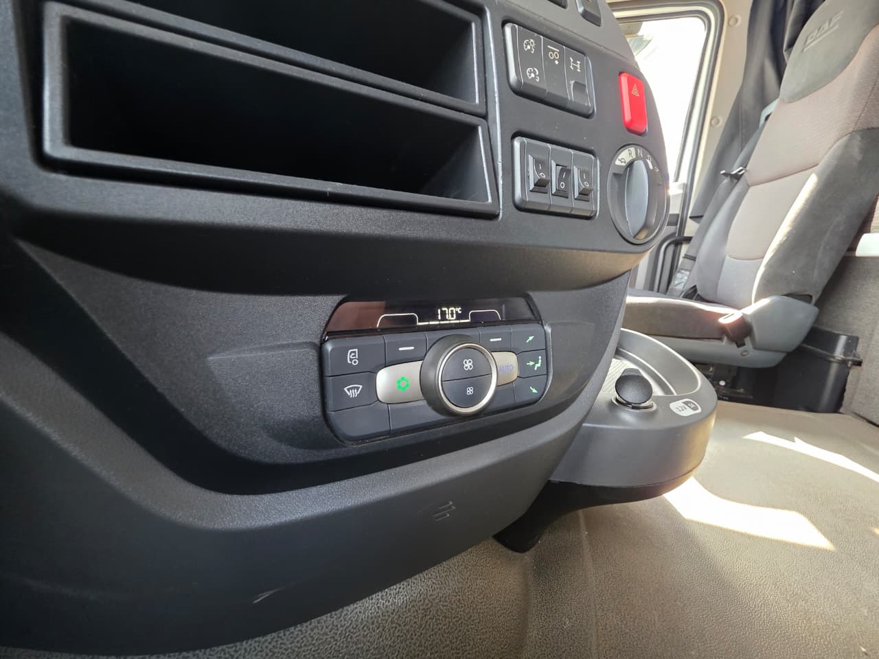 DAF-XF-XF FTS480 6x2 Space Cab (Diesel)(E6)