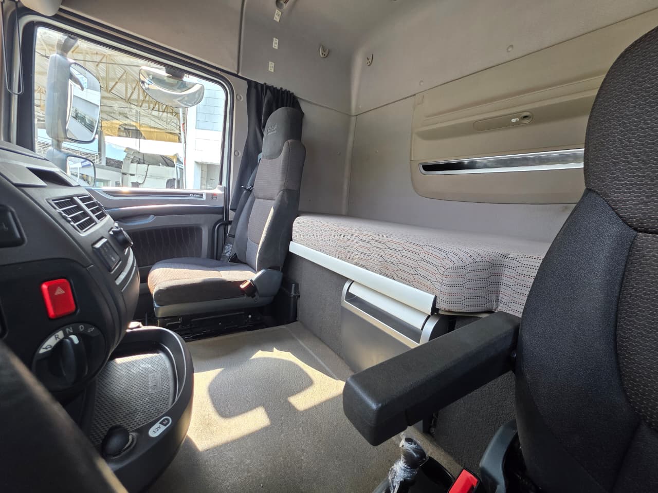 DAF-XF-XF FTS480 6x2 Space Cab (Diesel)(E6)