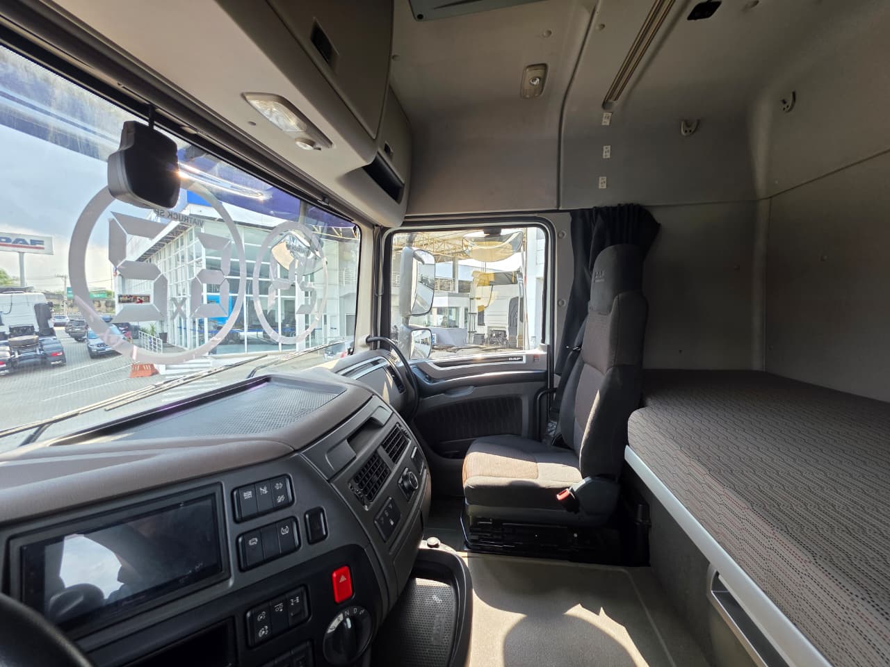 DAF-XF-XF FTS480 6x2 Space Cab (Diesel)(E6)