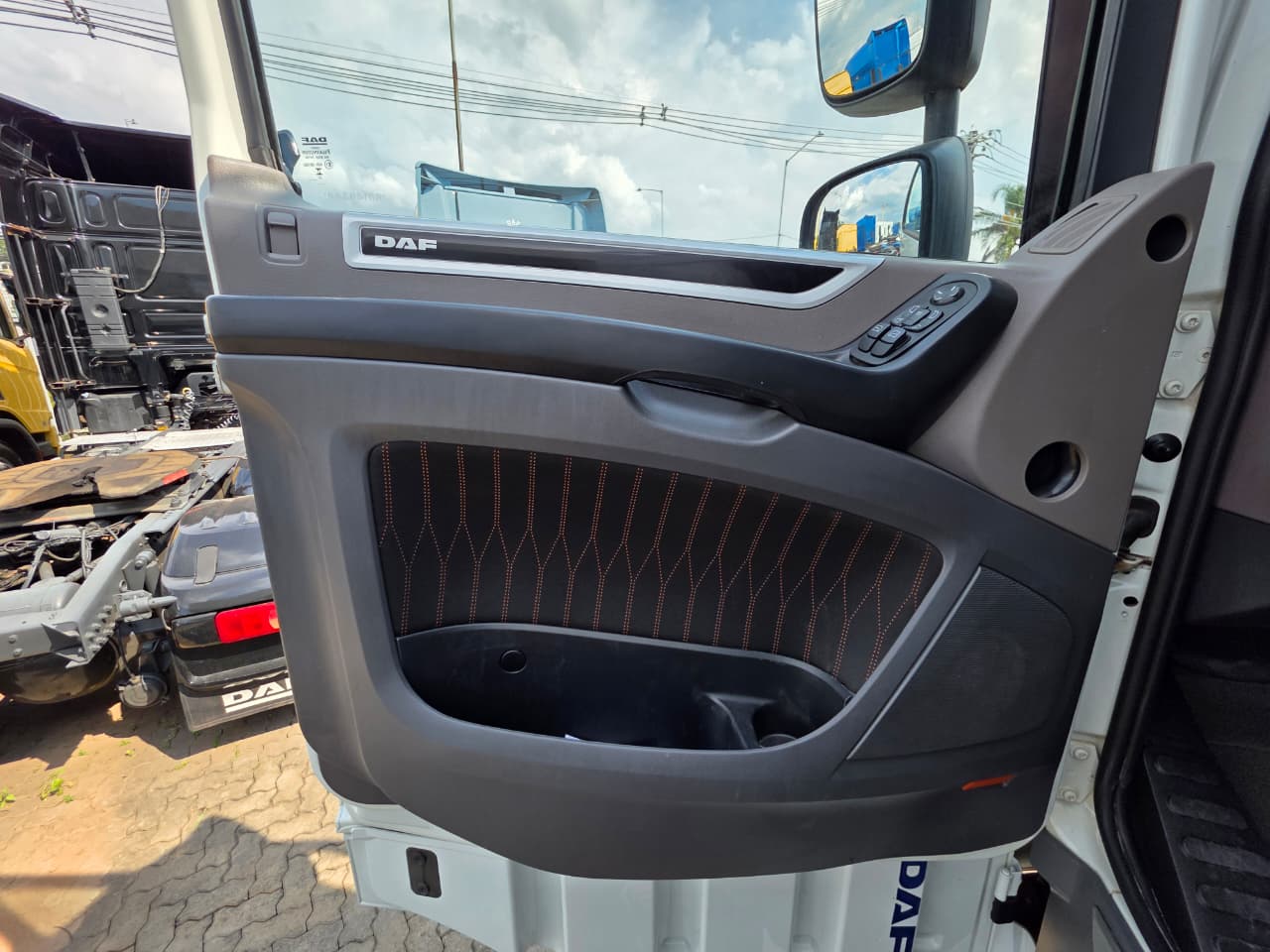 DAF-XF-XF FTS480 6x2 Space Cab (Diesel)(E6)