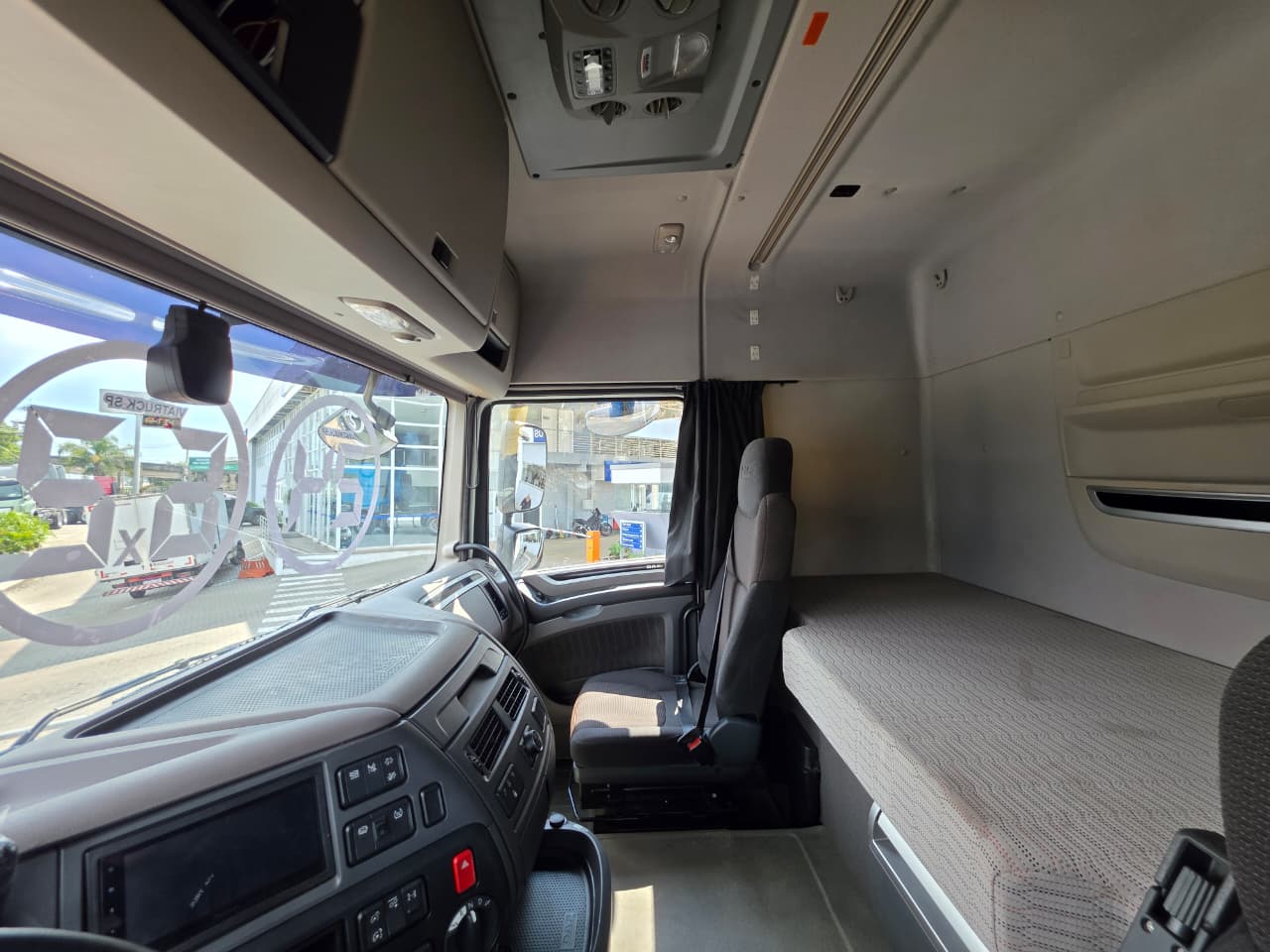 DAF-XF-XF FTS480 6x2 Space Cab (Diesel)(E6)