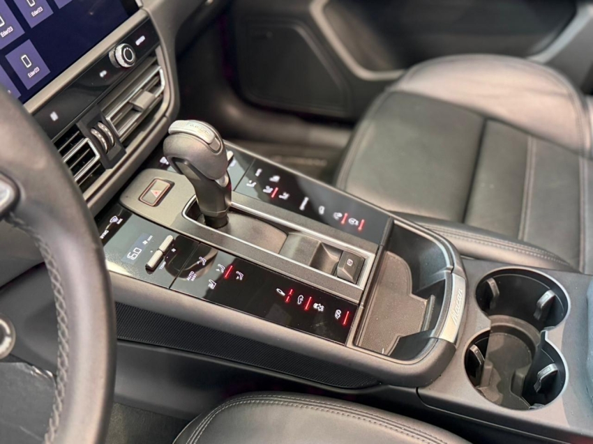 Porsche-MACAN-2.9 V6 BITURBO GASOLINA GTS PDK