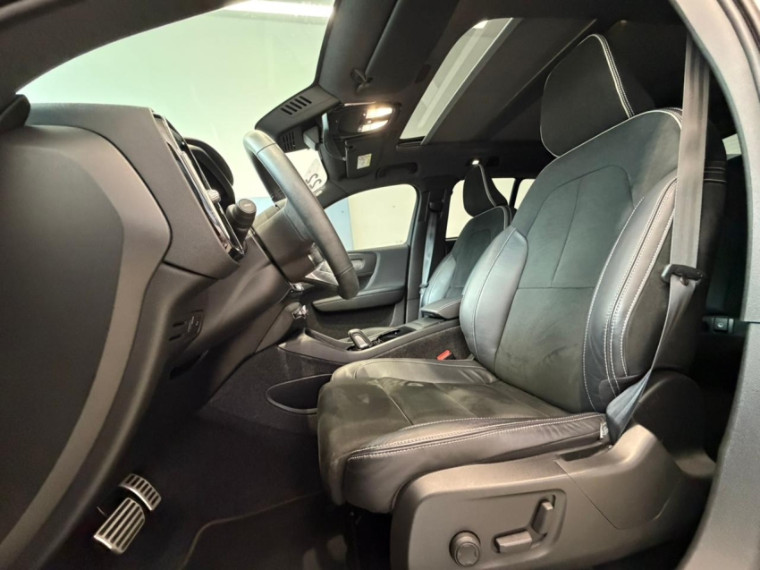 Volvo-XC40-P8 RECHARGE ELECTRIC BEV PURE AWD