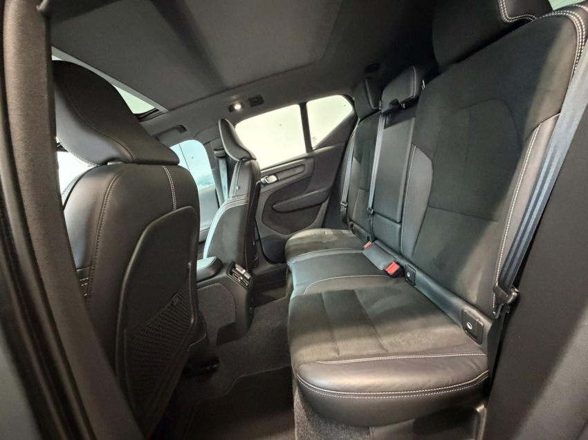 Volvo-XC40-P8 RECHARGE ELECTRIC BEV PURE AWD