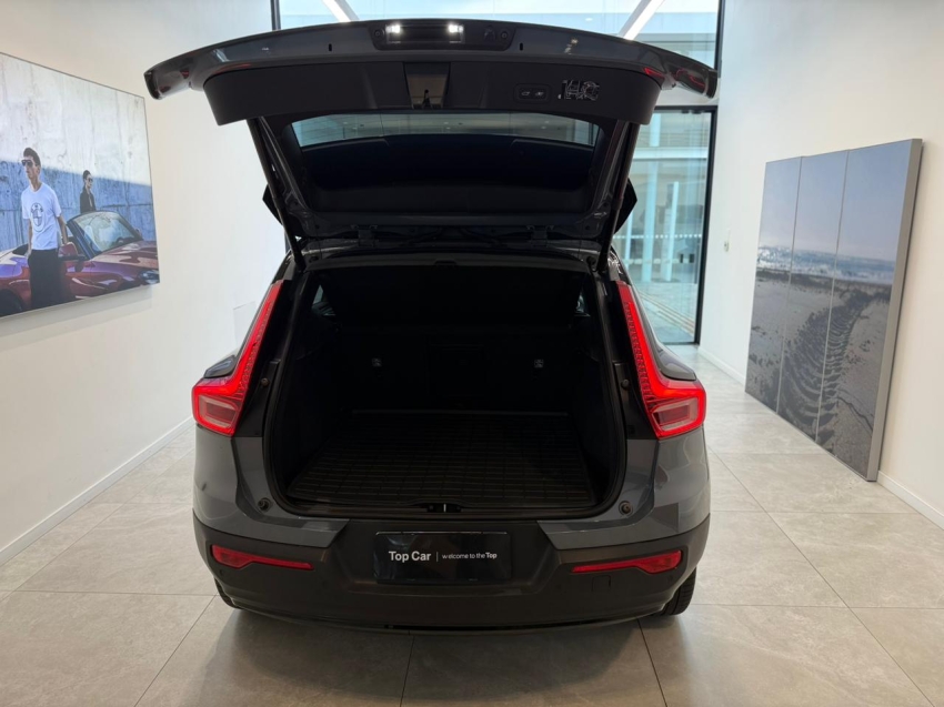 Volvo-XC40-P8 RECHARGE ELECTRIC BEV PURE AWD