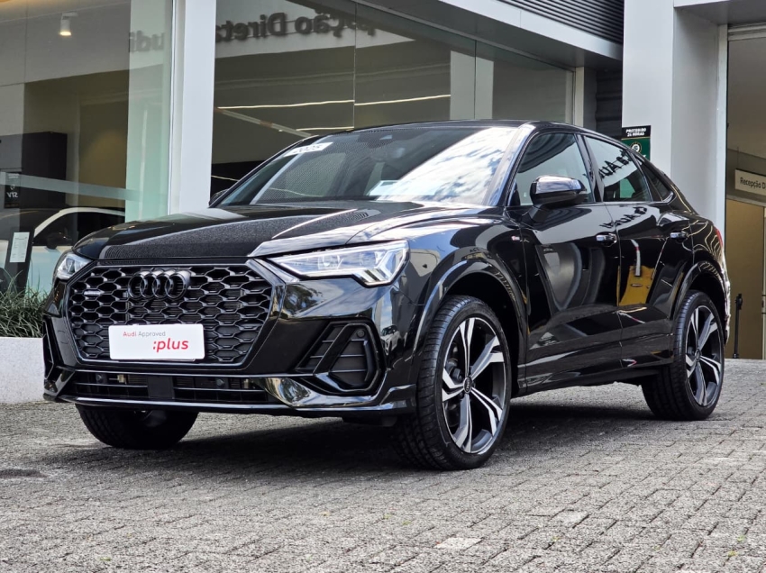 Audi-Q3-2.0 40 TFSI GASOLINA SPORTBACK PERFORMANCE BLACK PLUS QUATTRO TIPTRONIC