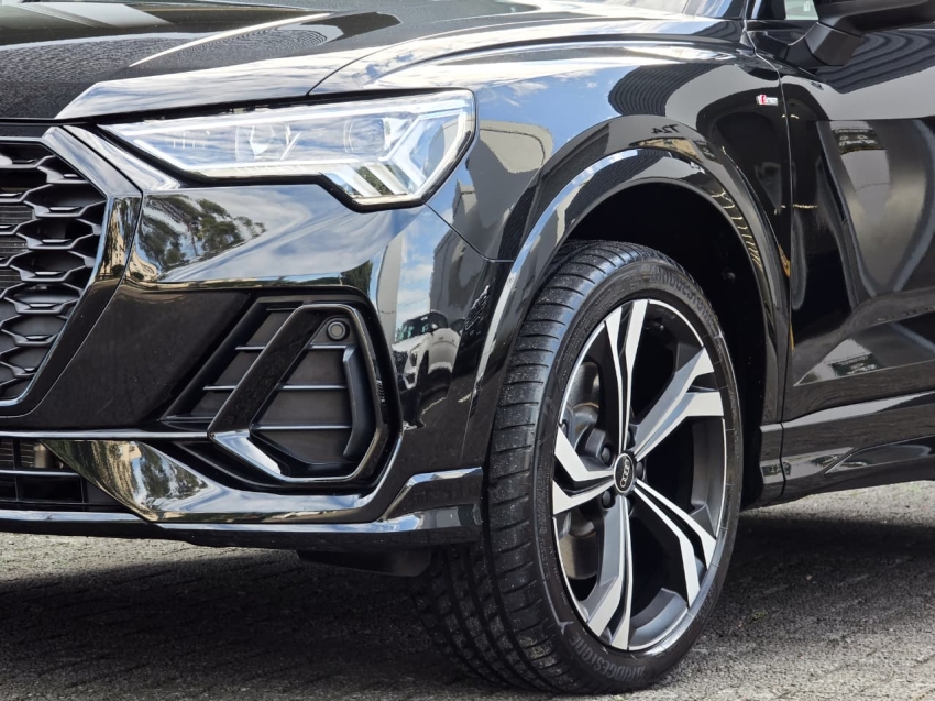 Audi-Q3-2.0 40 TFSI GASOLINA SPORTBACK PERFORMANCE BLACK PLUS QUATTRO TIPTRONIC