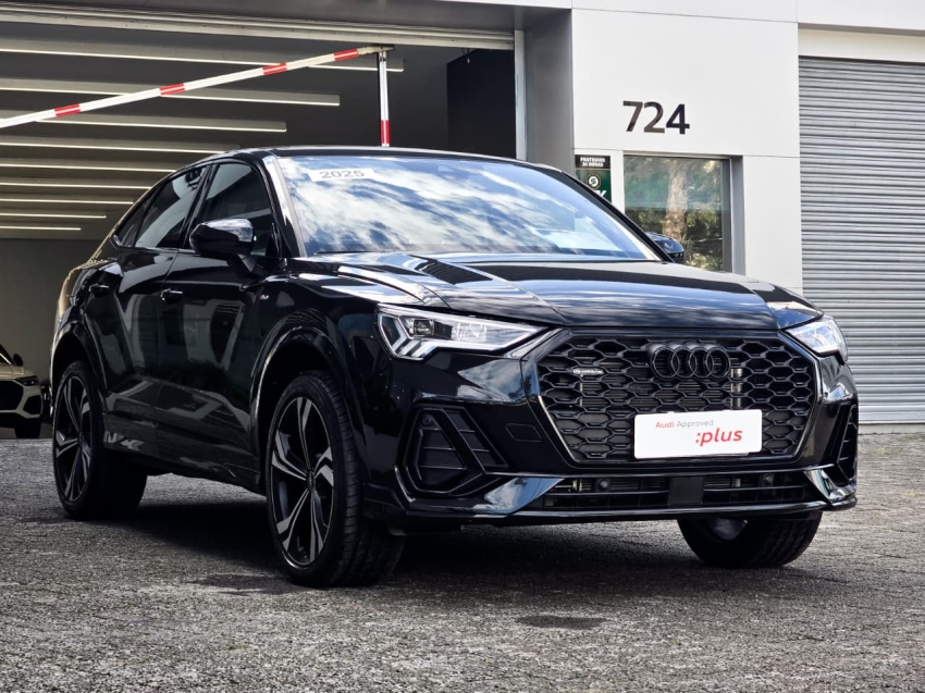 Audi-Q3-2.0 40 TFSI GASOLINA SPORTBACK PERFORMANCE BLACK PLUS QUATTRO TIPTRONIC