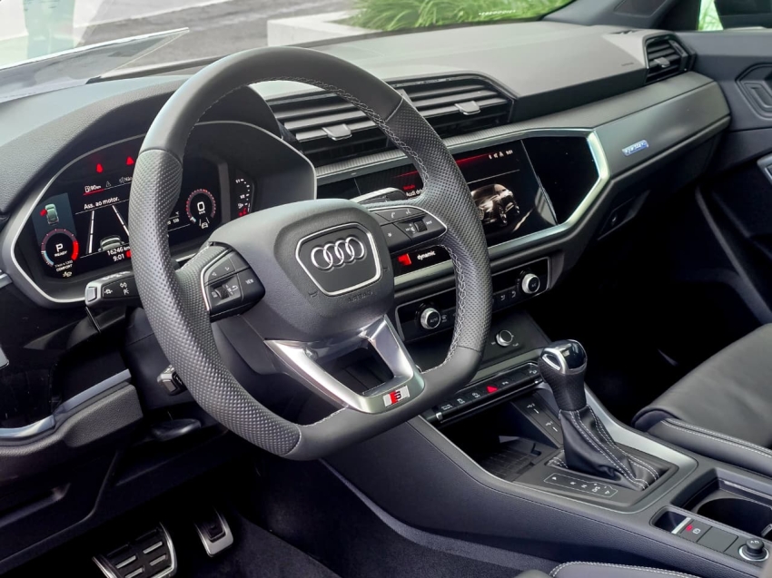 Audi-Q3-2.0 40 TFSI GASOLINA SPORTBACK PERFORMANCE BLACK PLUS QUATTRO TIPTRONIC