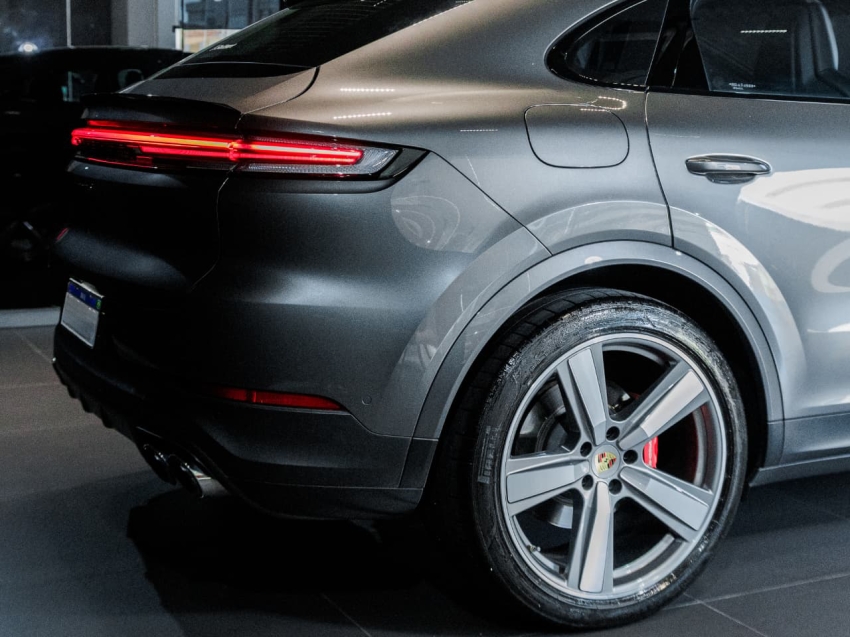 Porsche-CAYENNE-4.0 V8 GASOLINA S COUPÉ AWD TIPTRONIC S