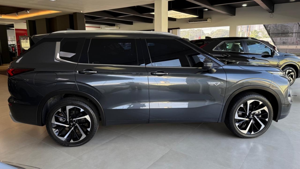 Mitsubishi-OUTLANDER-2.4 PHEV SIGNATURE S-AWC DHT