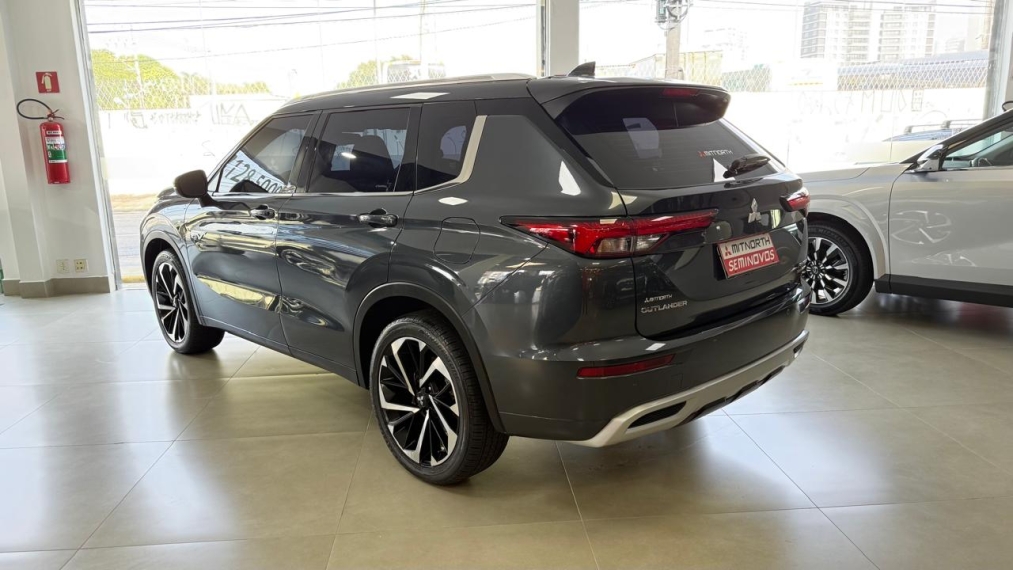 Mitsubishi-OUTLANDER-2.4 PHEV SIGNATURE S-AWC DHT