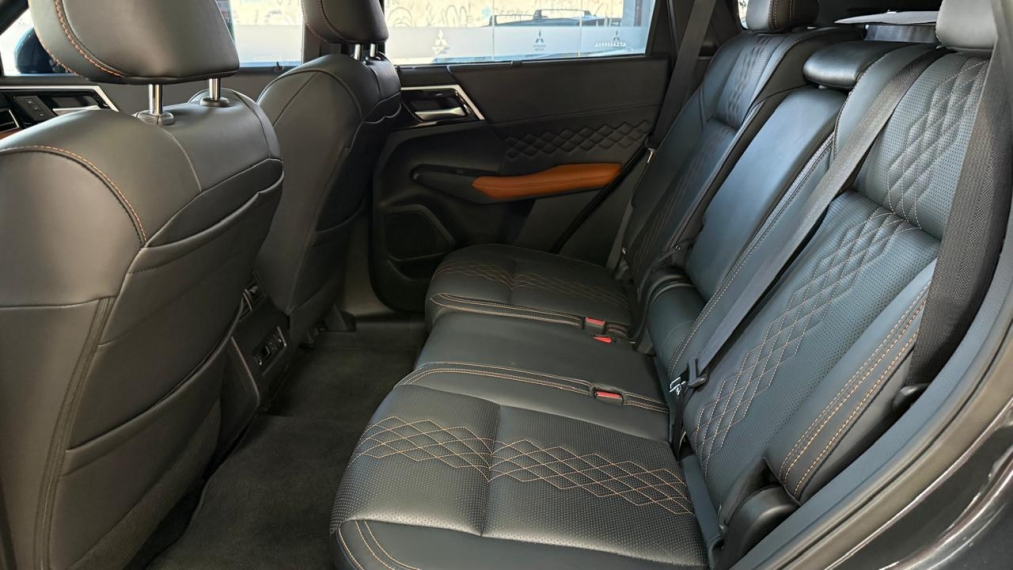 Mitsubishi-OUTLANDER-2.4 PHEV SIGNATURE S-AWC DHT