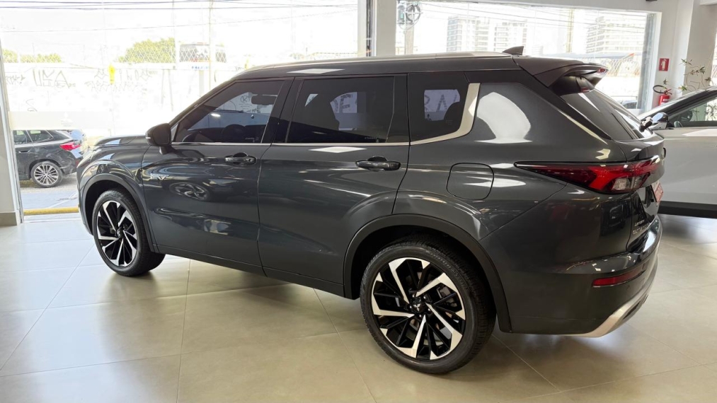 Mitsubishi-OUTLANDER-2.4 PHEV SIGNATURE S-AWC DHT