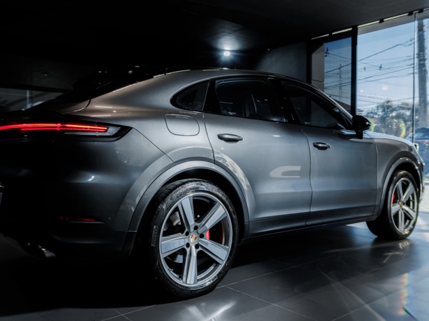 Porsche-CAYENNE-4.0 V8 GASOLINA S COUPÉ AWD TIPTRONIC S