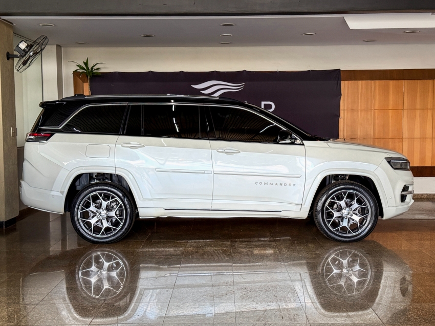 Jeep-COMMANDER-1.3 T270 TURBO FLEX OVERLAND AT6