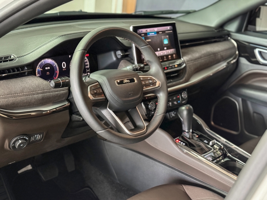 Jeep-COMMANDER-1.3 T270 TURBO FLEX OVERLAND AT6