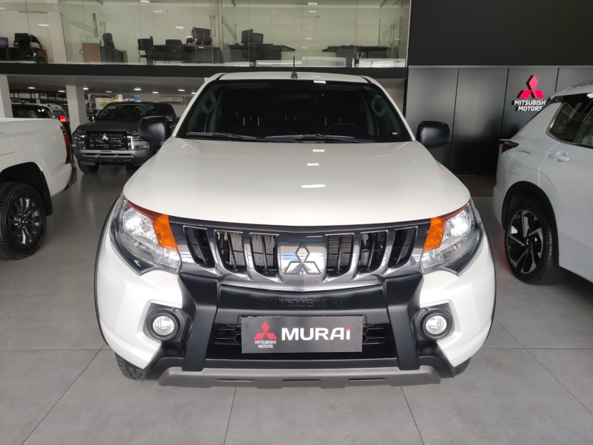 Mitsubishi-L200 TRITON-2.4 16V TURBO DIESEL SPORT OUTDOOR GLS CD 4P 4X4 AUTOMÁTICO