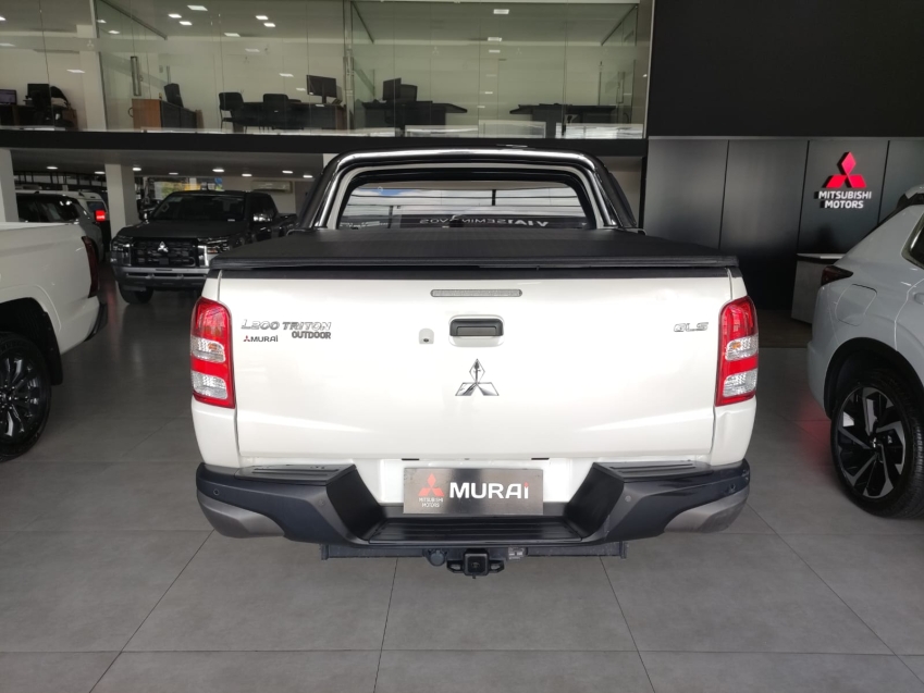 Mitsubishi-L200 TRITON-2.4 16V TURBO DIESEL SPORT OUTDOOR GLS CD 4P 4X4 AUTOMÁTICO