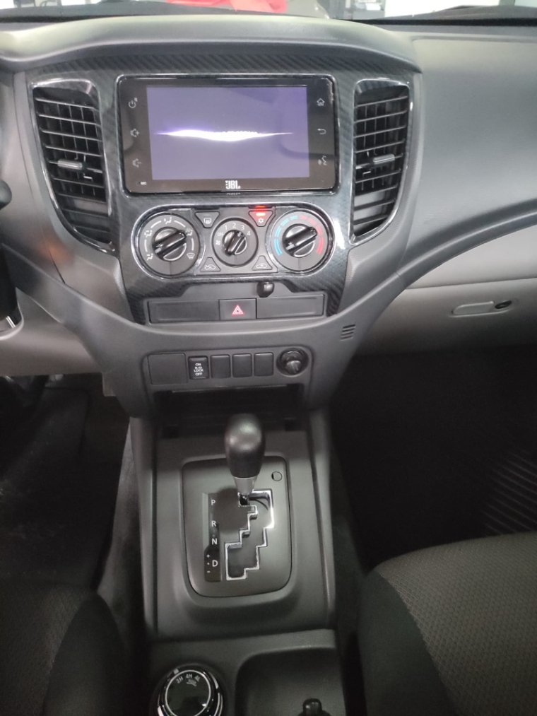 Mitsubishi-L200 TRITON-2.4 16V TURBO DIESEL SPORT OUTDOOR GLS CD 4P 4X4 AUTOMÁTICO