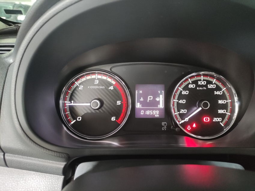 Mitsubishi-L200 TRITON-2.4 16V TURBO DIESEL SPORT OUTDOOR GLS CD 4P 4X4 AUTOMÁTICO