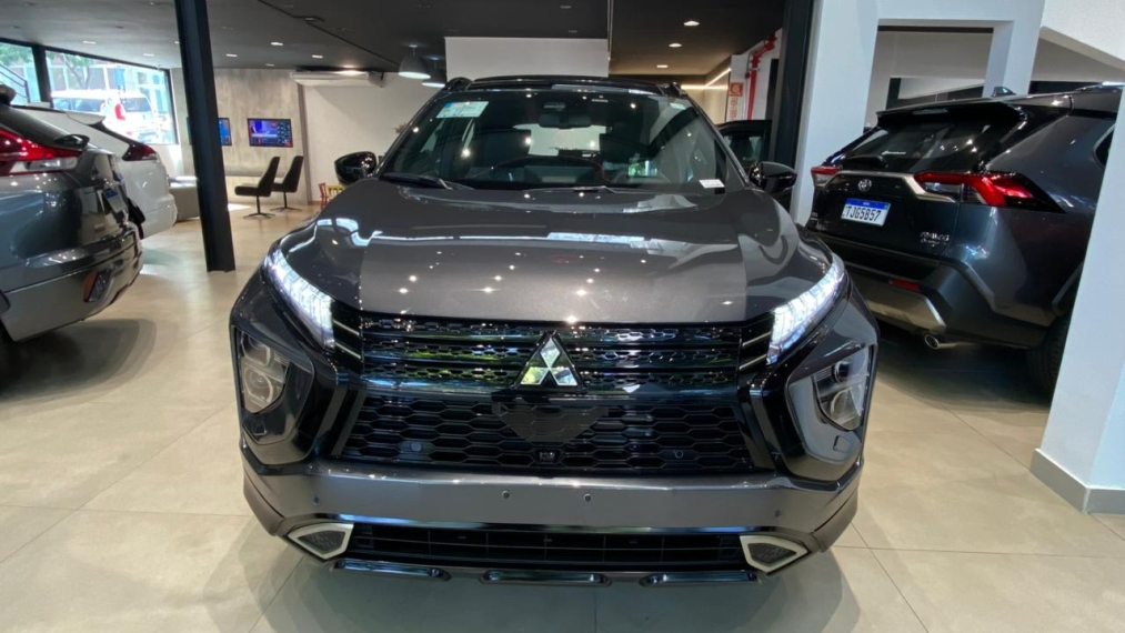 Mitsubishi-ECLIPSE CROSS-1.5 MIVEC TURBO GASOLINA HPE-S BLACK S-AWC CVT