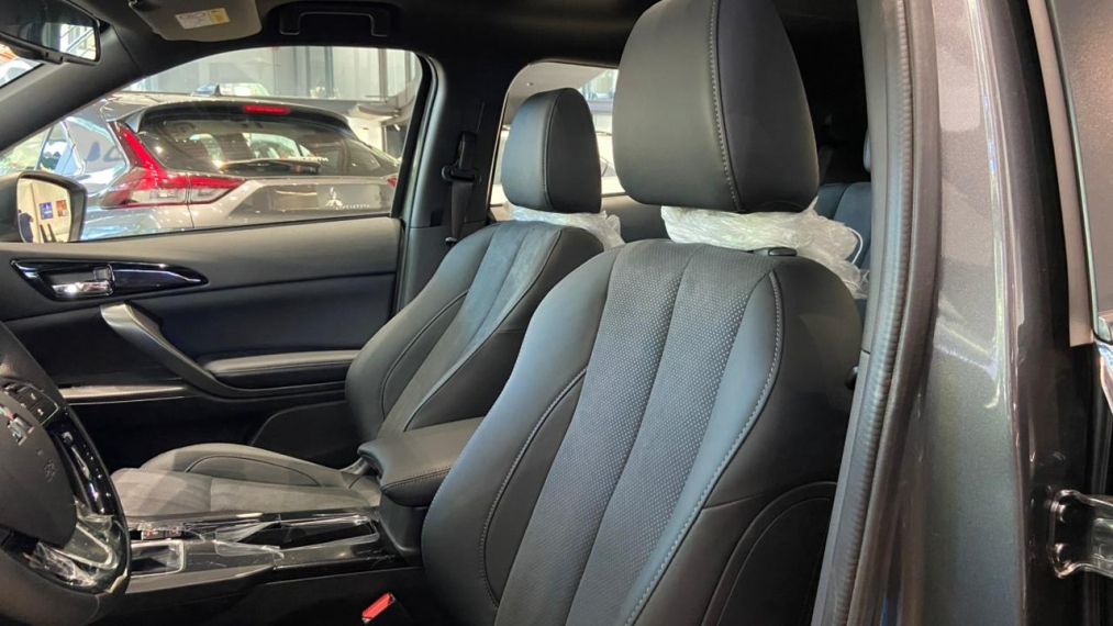 Mitsubishi-ECLIPSE CROSS-1.5 MIVEC TURBO GASOLINA HPE-S BLACK S-AWC CVT