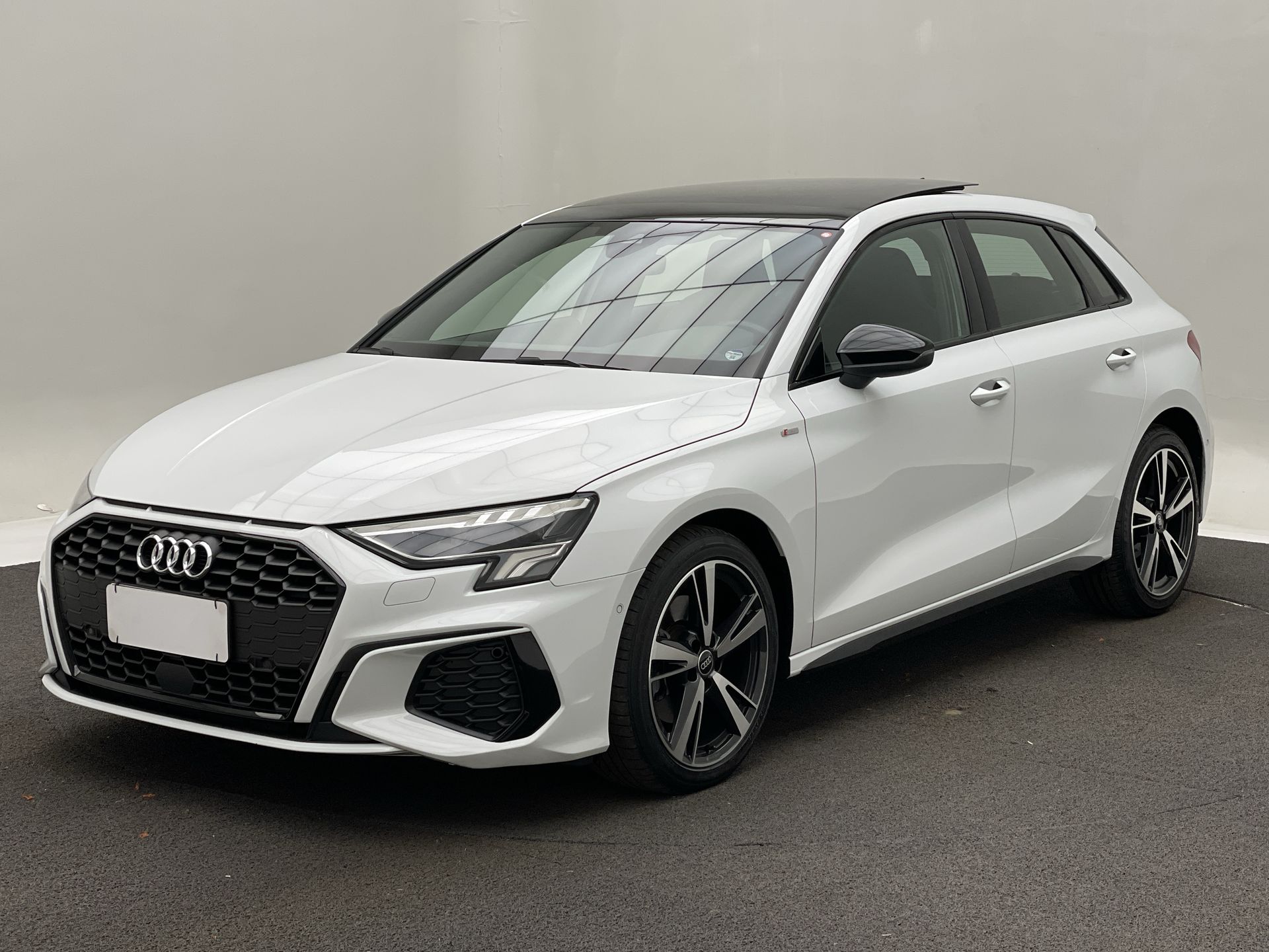 A3 Sportb. Perf. Black 2.0 TFSI S-tronic