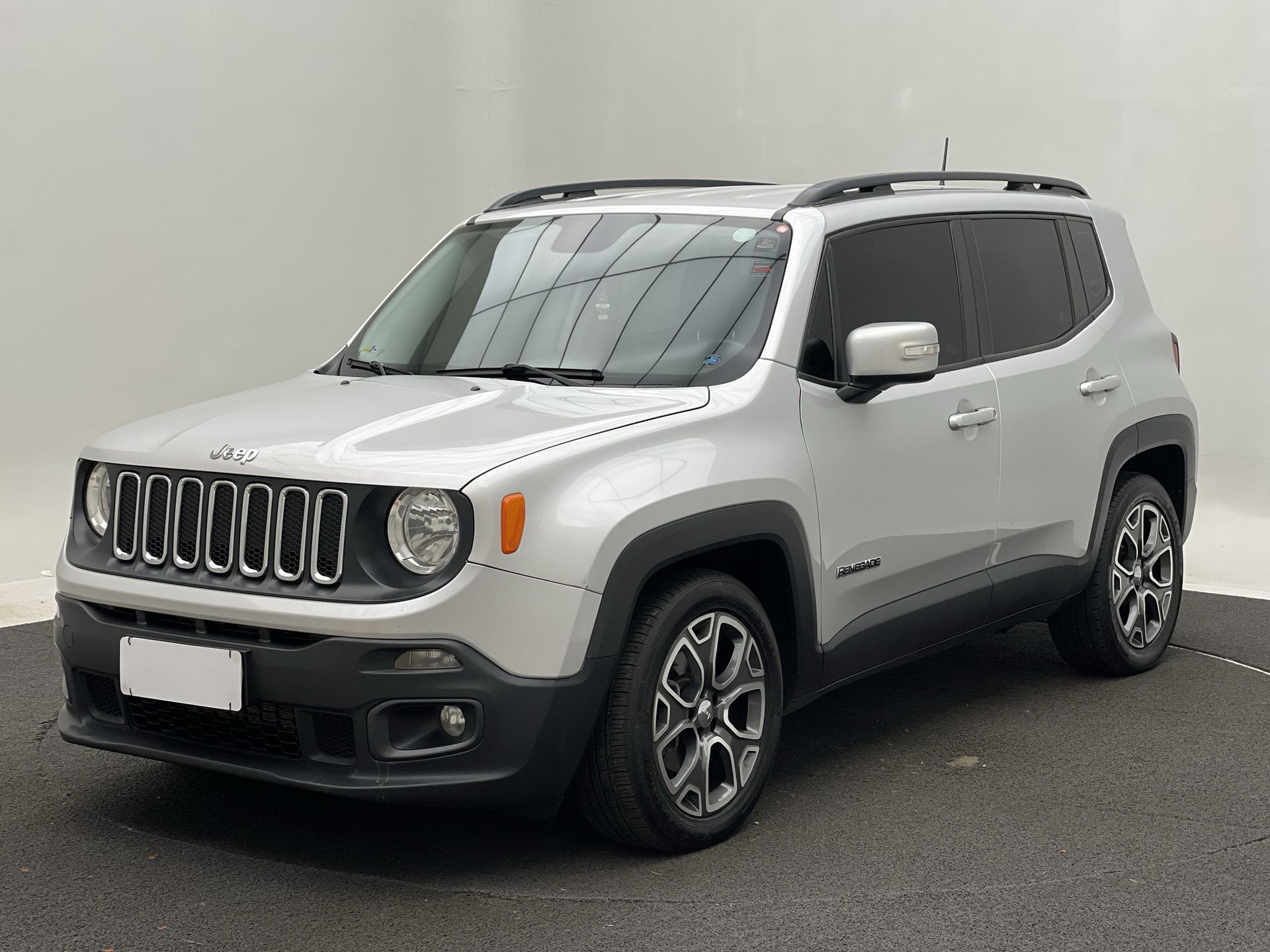 Renegade Longitude 1.8 4x2 Flex 16V Aut.