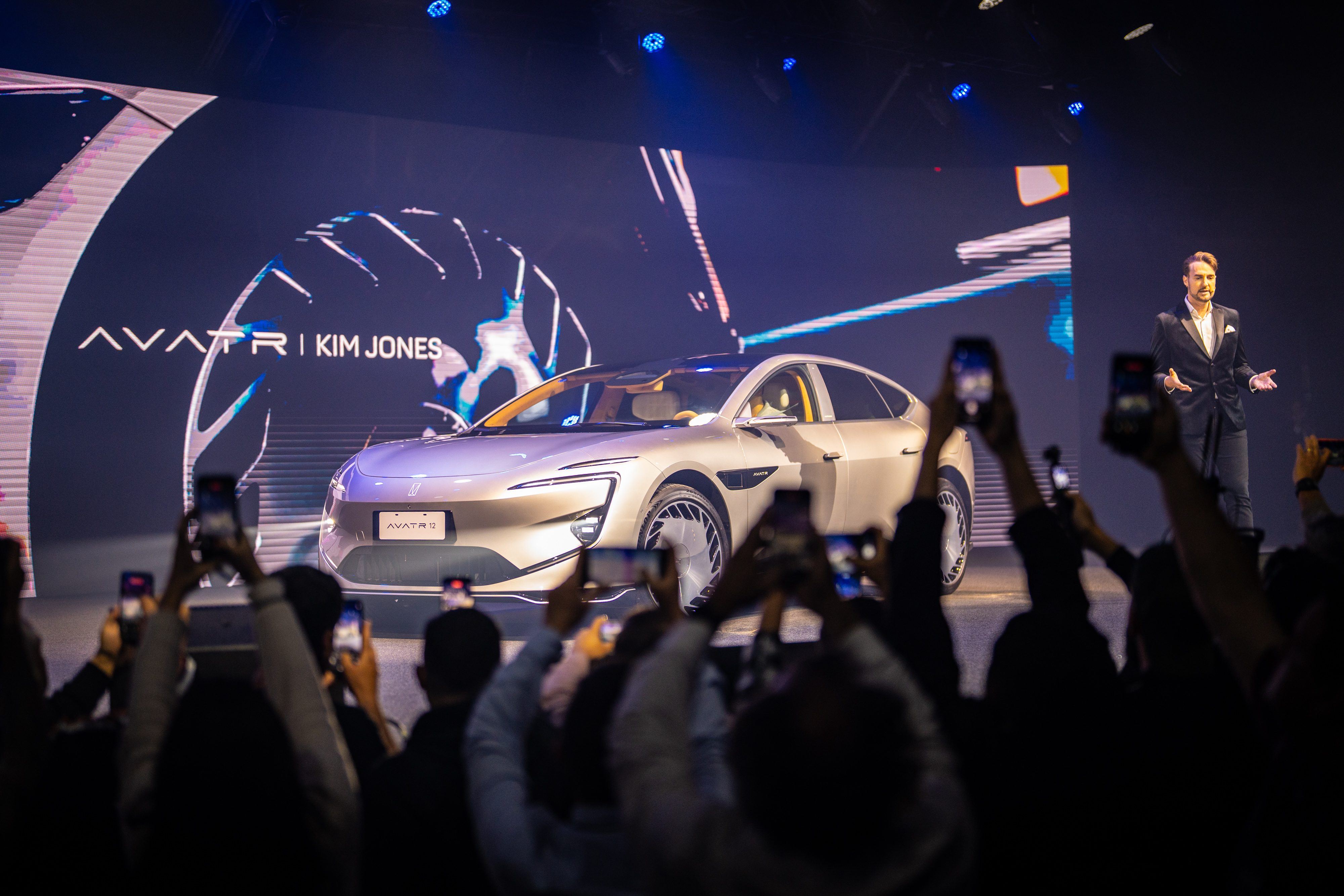 CAOA CHANGAN APRESENTA GLOBALMENTE MULTIPREMIADO AVATR 012, DESENVOLVIDO EM COLABORAÇÃO COM DESIGNER INGLÊS  DAS CASAS DIOR, FENDI E LOUIS VUITTON