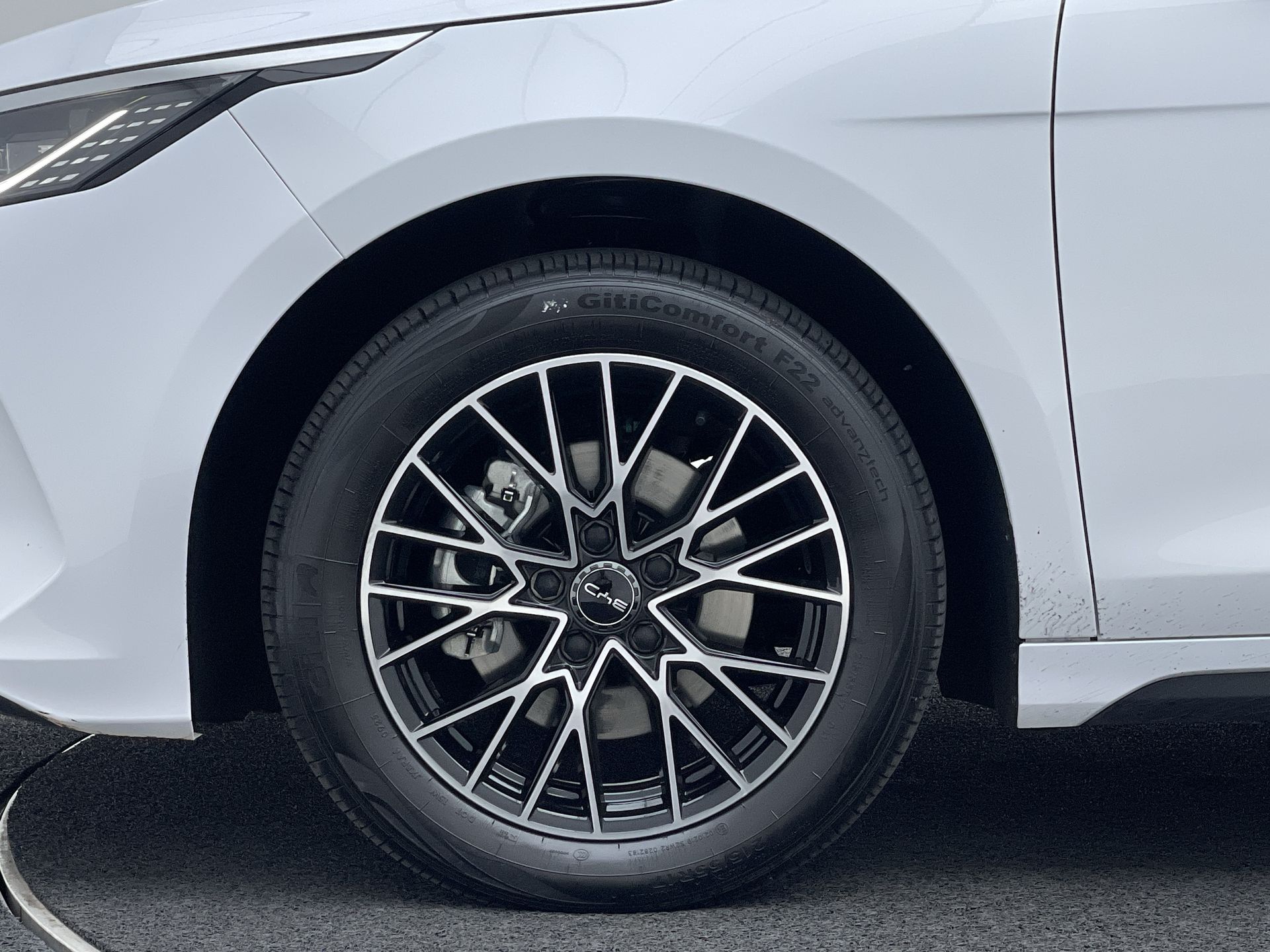 BYD-King-King GS 1.5 16V Aut. (Hibrido)