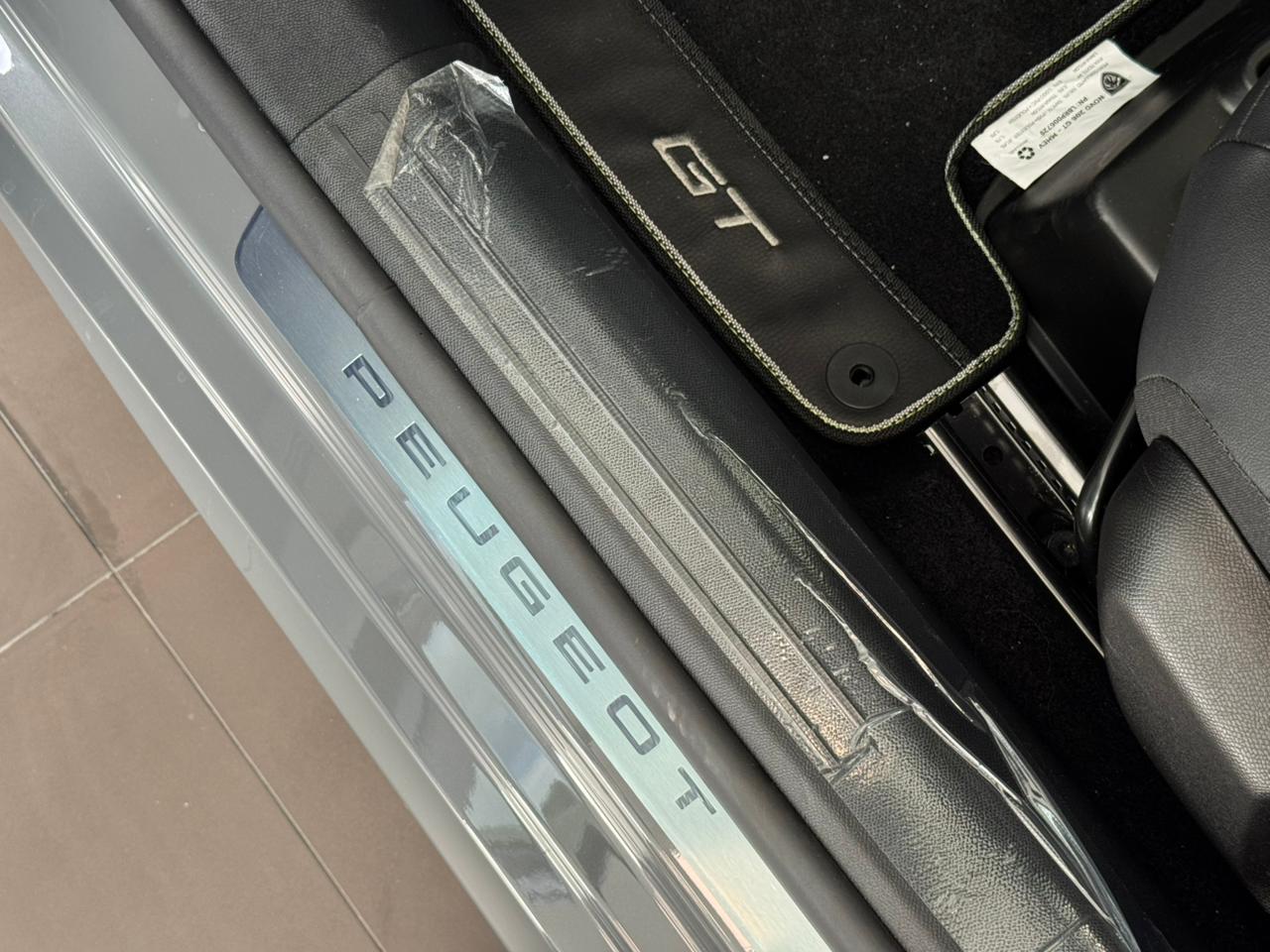 Peugeot-208-208 GT 1.0 Turbo Hibrido Aut.