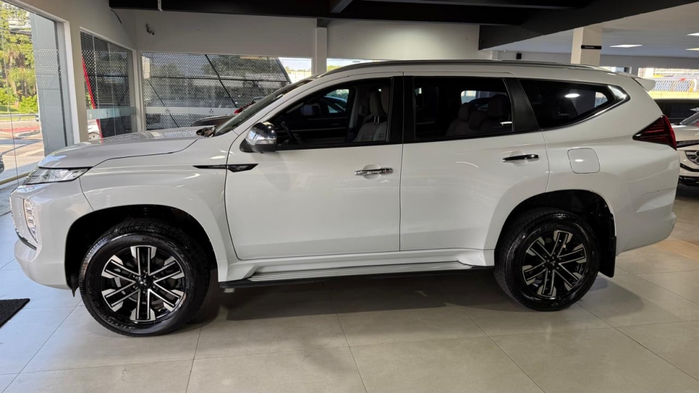 Mitsubishi-PAJERO SPORT-2.4 16V MIVEC TURBO DIESEL HPE-S AWD AUTOMÁTICO