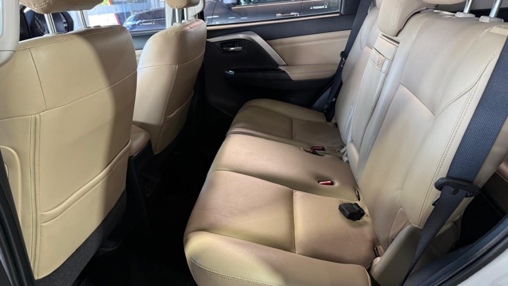 Mitsubishi-PAJERO SPORT-2.4 16V MIVEC TURBO DIESEL HPE-S AWD AUTOMÁTICO