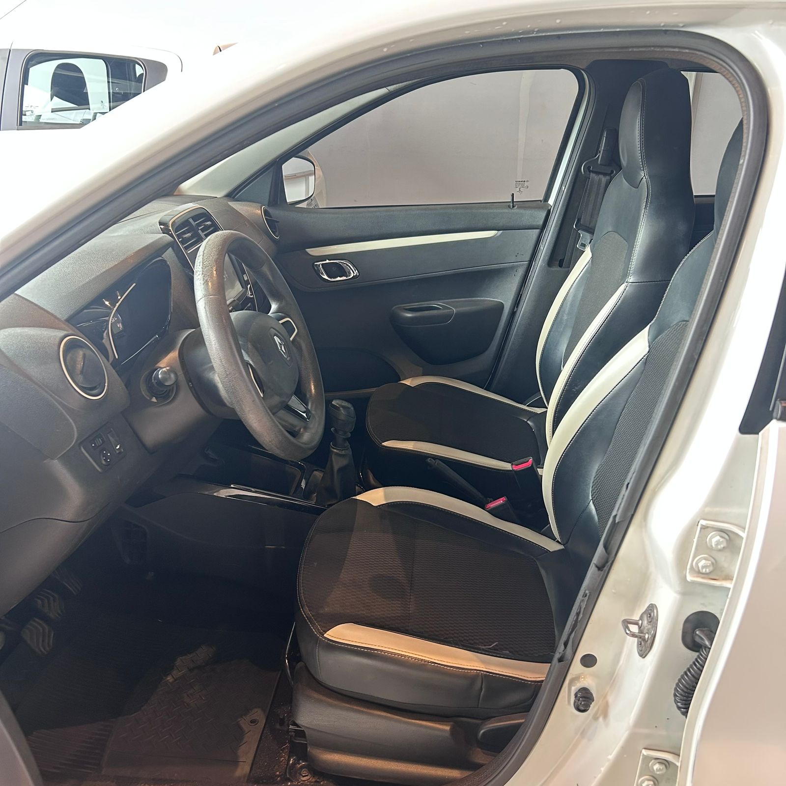 Renault-KWID-KWID Intense 1.0 Flex 12V 5p Mec.