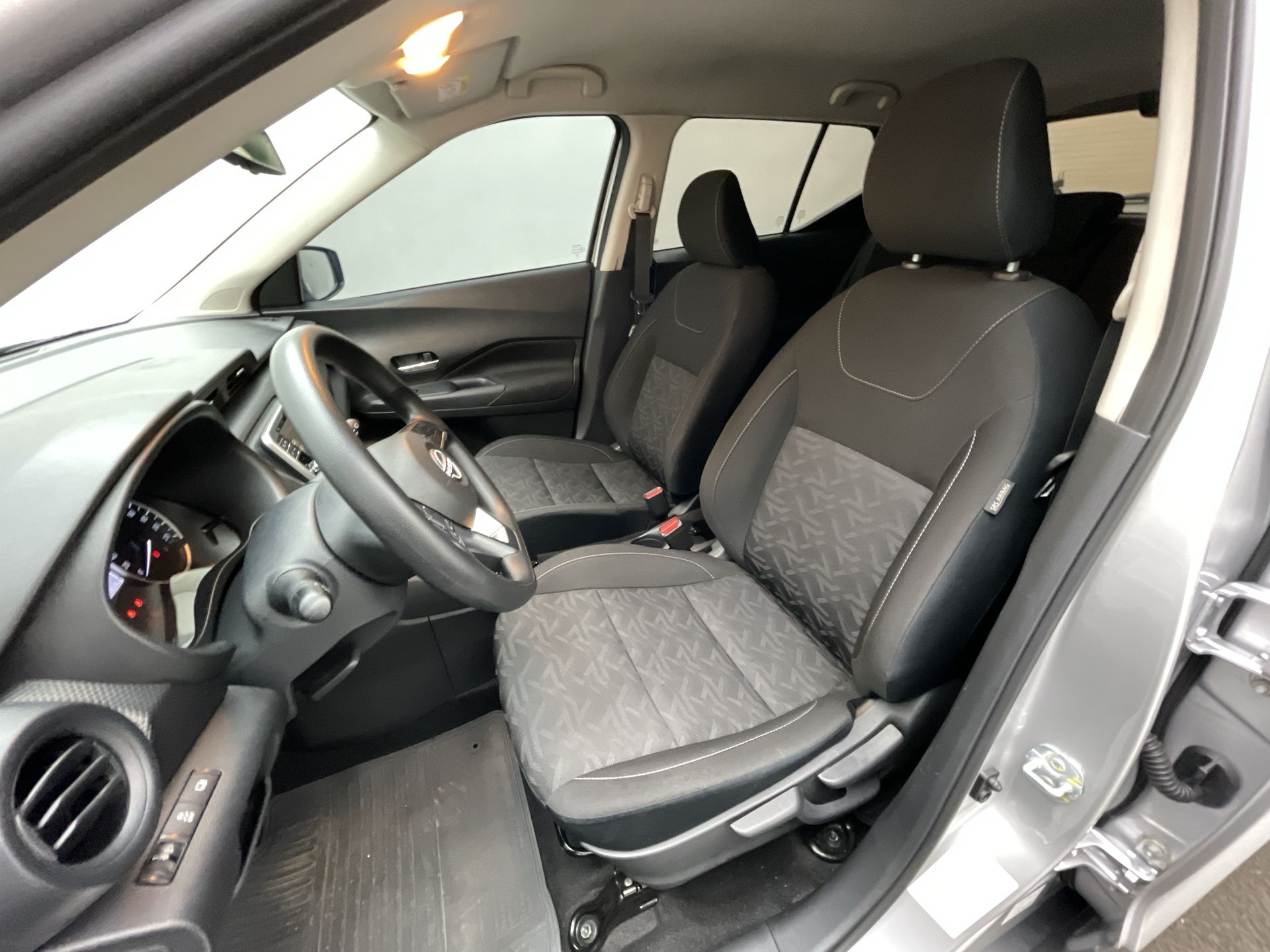 KICKS Sense 1.6 16V Flex Aut.