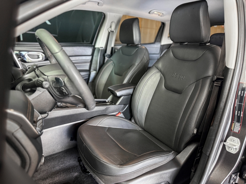 Jeep-COMPASS-1.3 T270 TURBO FLEX LIMITED AT6