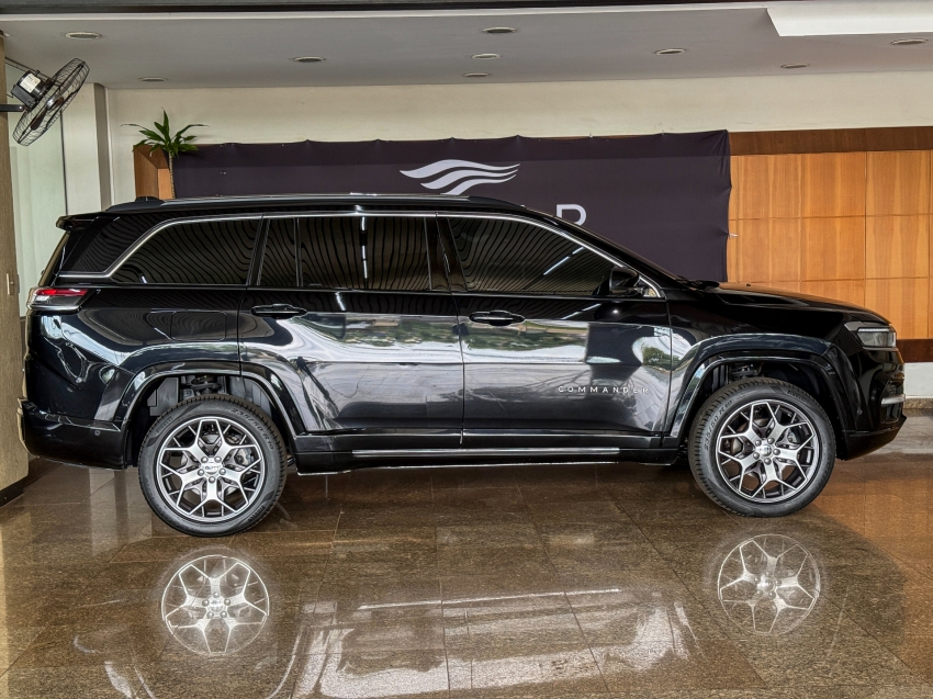 Jeep-COMMANDER-2.0 TD380 TURBO DIESEL OVERLAND AT9