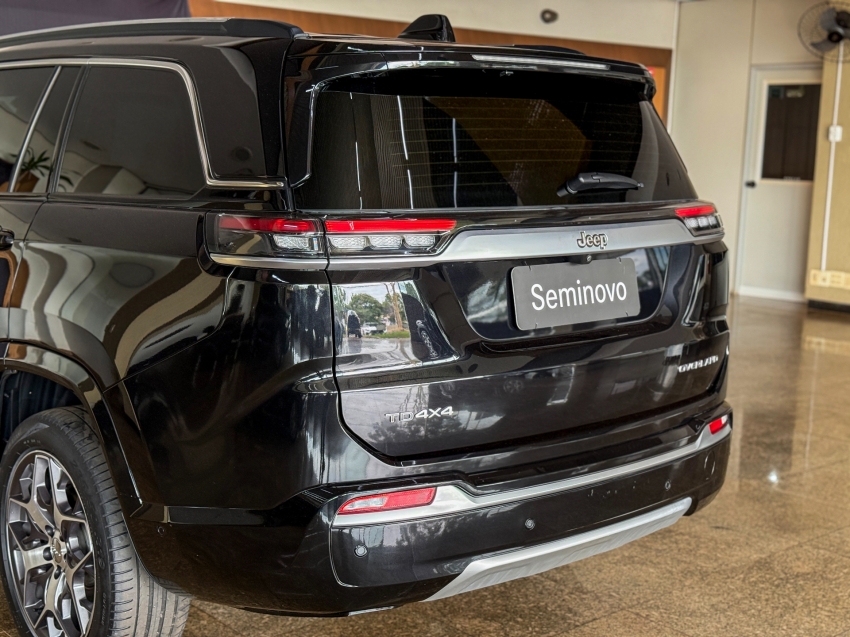 Jeep-COMMANDER-2.0 TD380 TURBO DIESEL OVERLAND AT9