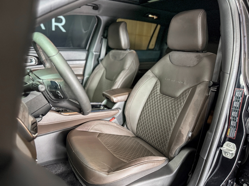 Jeep-COMMANDER-2.0 TD380 TURBO DIESEL OVERLAND AT9