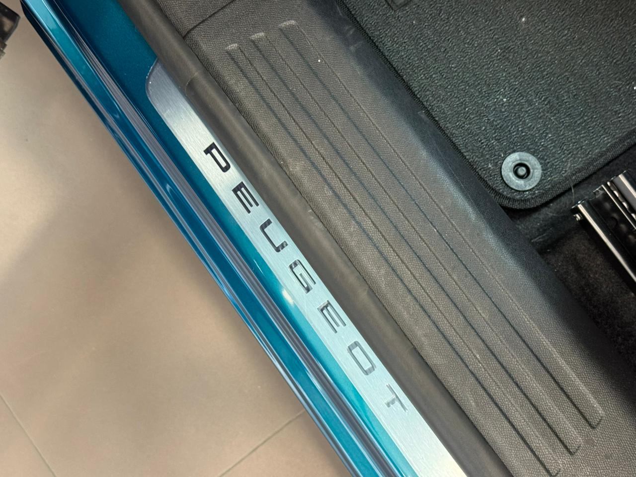 Peugeot-2008-2008 Allure 1.0 Turbo Flex 5p Aut.