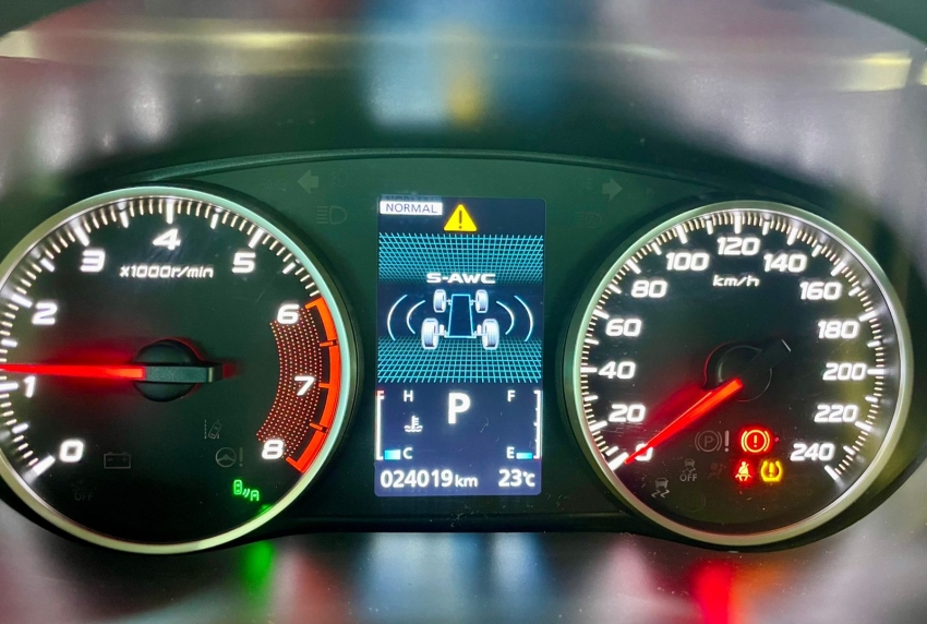 Mitsubishi-ECLIPSE CROSS-1.5 MIVEC TURBO GASOLINA HPE-S S-AWC CVT